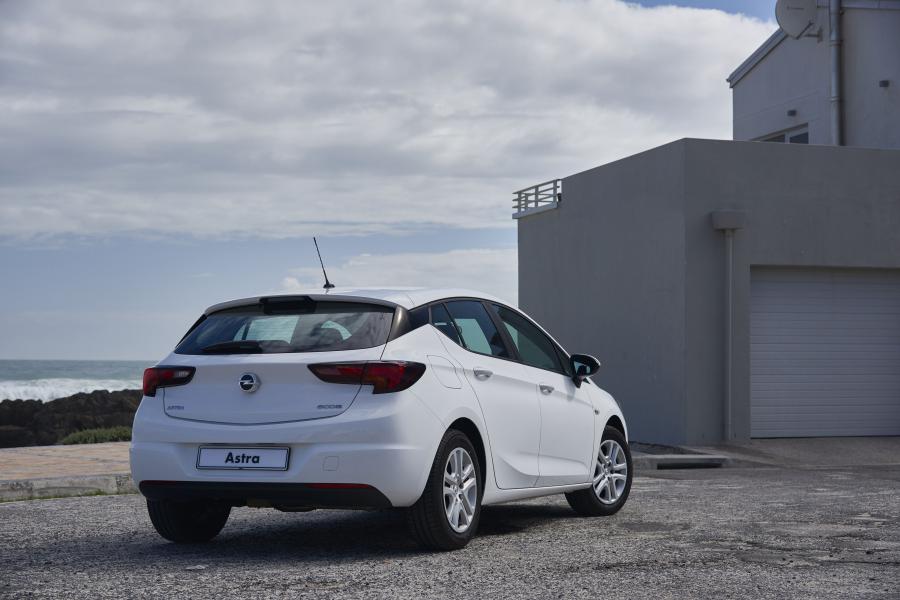  Opel Astra ecoFLEX 2016 года  (ZA) (фото 18 из 29)